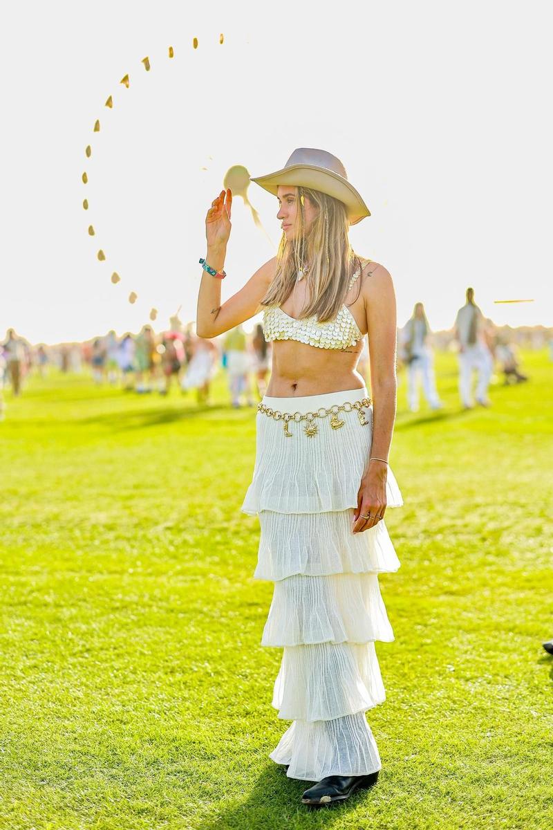 Faldas de flecos: tanto para Coachella como para la Feria de Abril