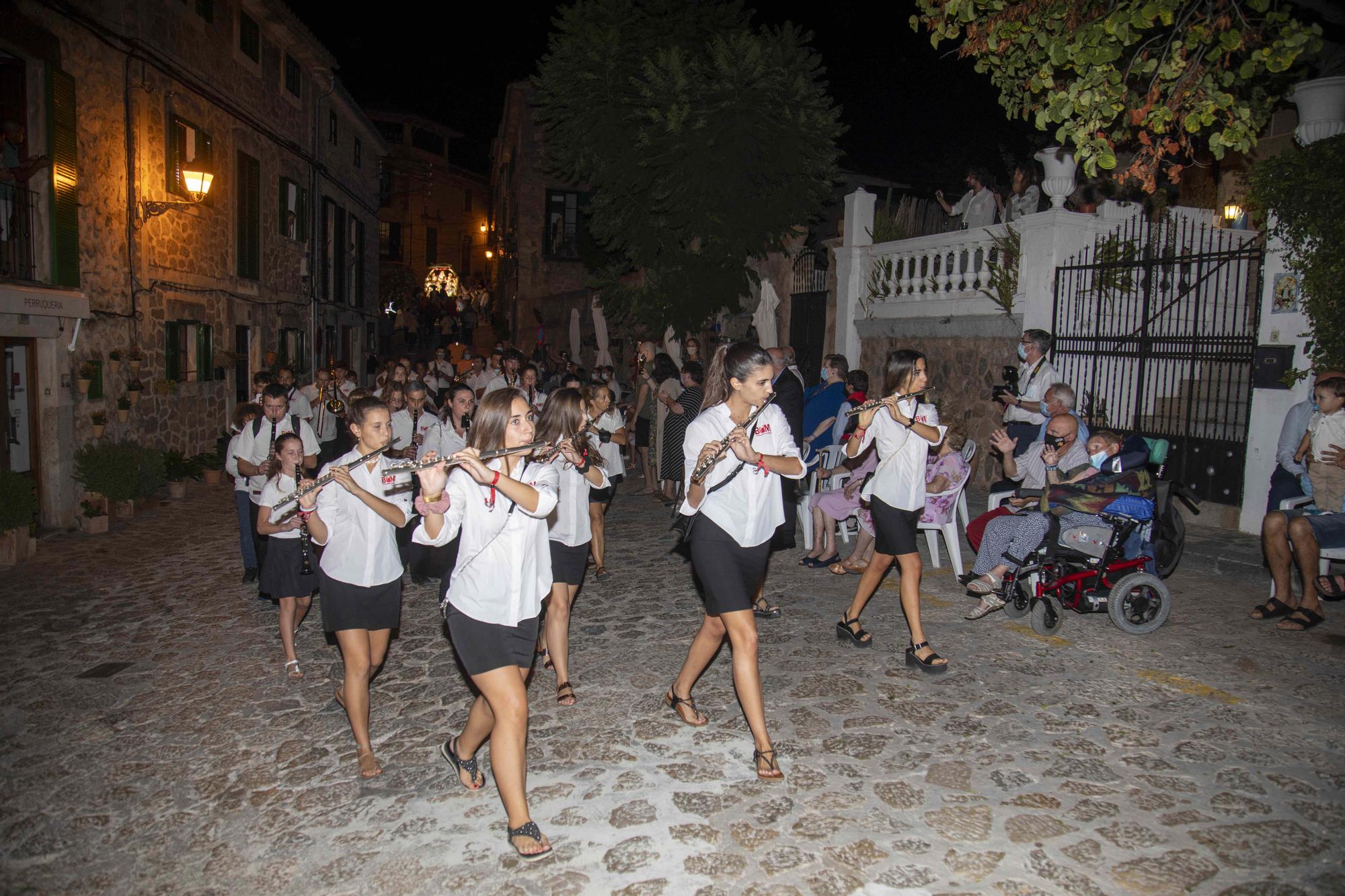 La Beata vuelve a recorrer Valldemossa