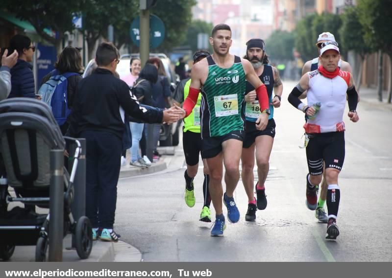 Atletas en el IX Marató BP de Castellón