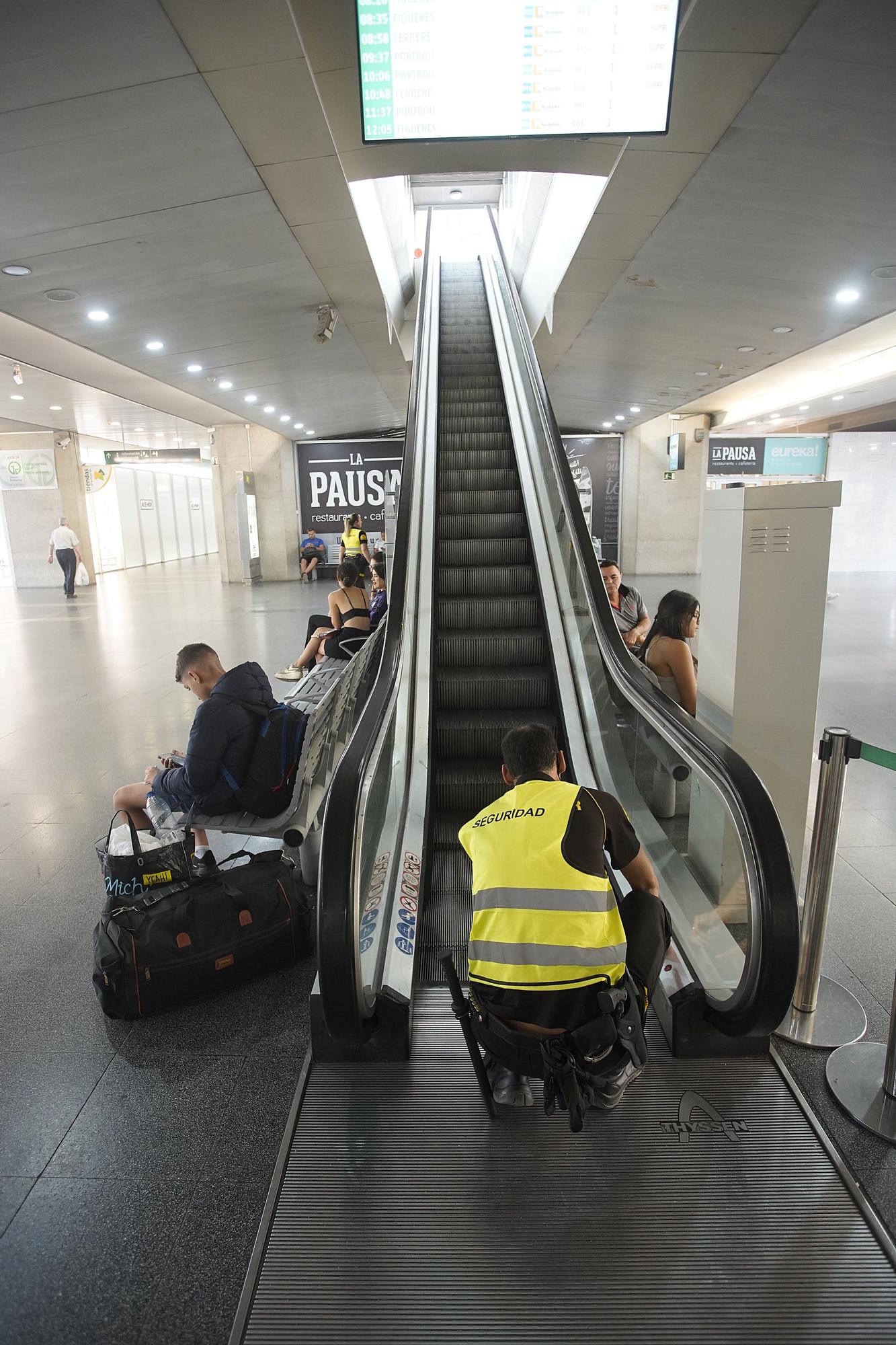 Caos ferroviari: Una avaria deixa sense trens de Rodalies i mitja distància