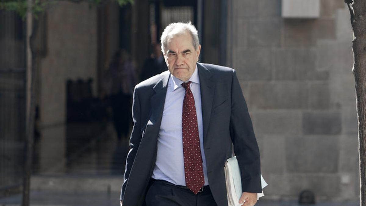 Ernest Maragall llega al Palau de la Generalitat.