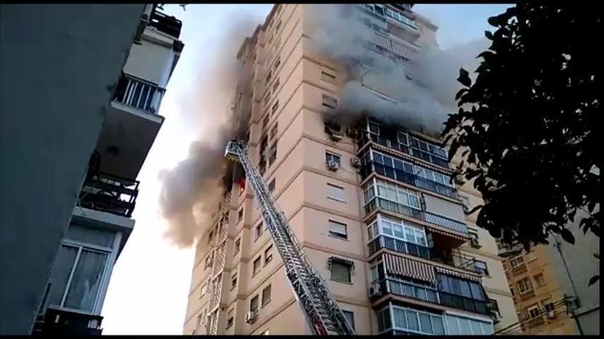 Un muerto en un incendio en un edificio de Málaga