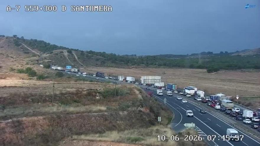 Un accidente en la A-7 a su paso por Santomera dej