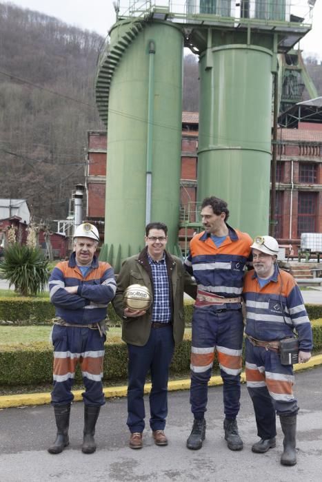 Visita al pozo Sotón de Jorge Carbajosa y el Presidente de la Federación Española de Baloncesto.