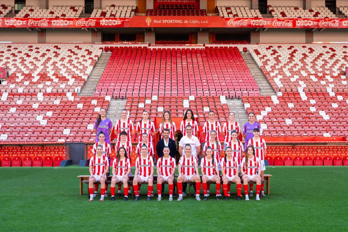 Foto oficial del Sporting Femenino en El Molinón.