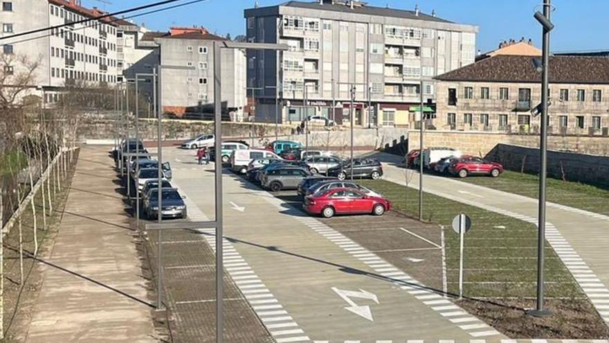 El juez da la razón al Concello sobre la titularidad pública del vial de salida del parking de Vilavella