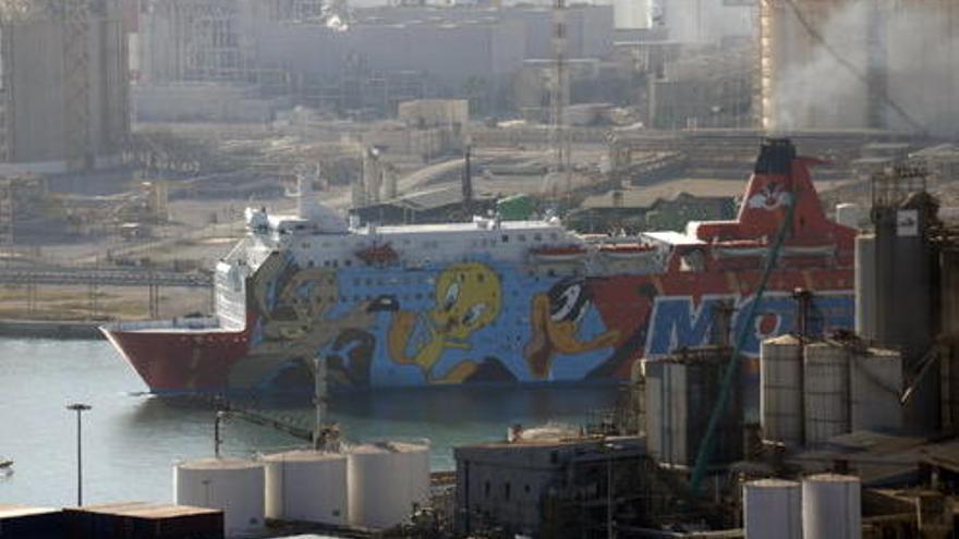 El creuer Moby Dada, al port de Barcelona.