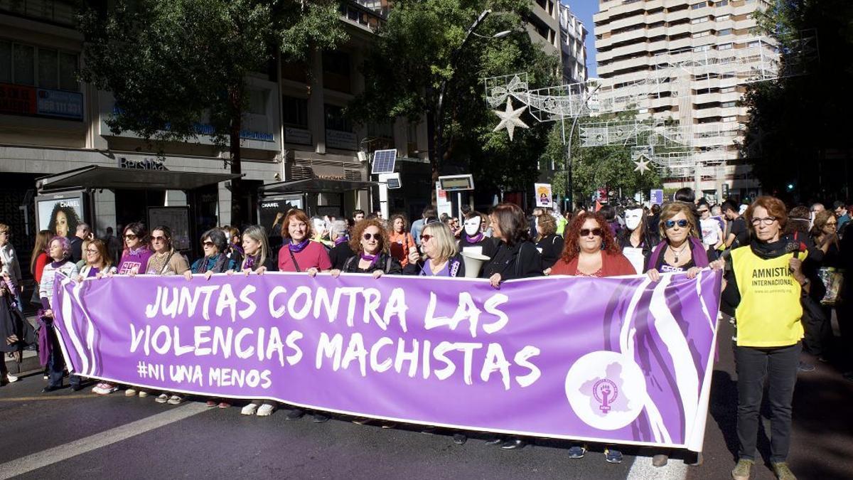 El 25N saca a la calle a miles de personas en toda la Región