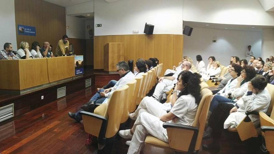 Una imagen de la asamblea informativa celebrada a primera hora de ayer en el hospital de Manacor.