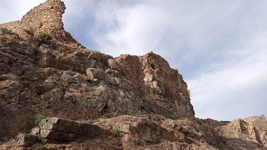 Bejís pone en marcha la restauración del castillo