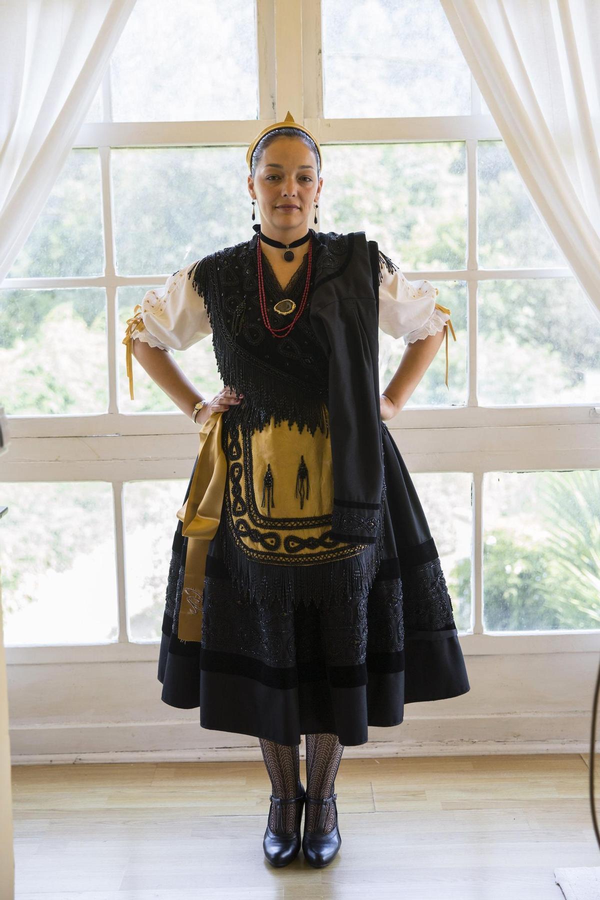 Traje de aldeana.
