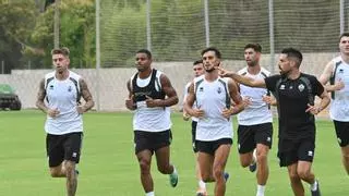El primer día de trabajo del Castellón, con seis fichajes y dos despedidas a la vista