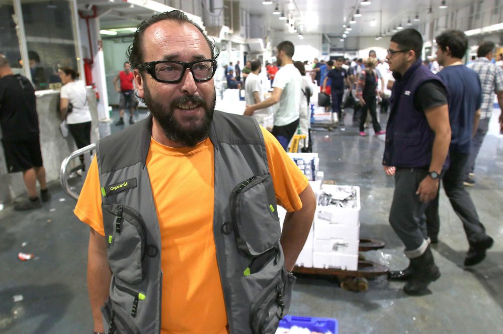 Así es un día de trabajo en la pescadería de Mercamálaga