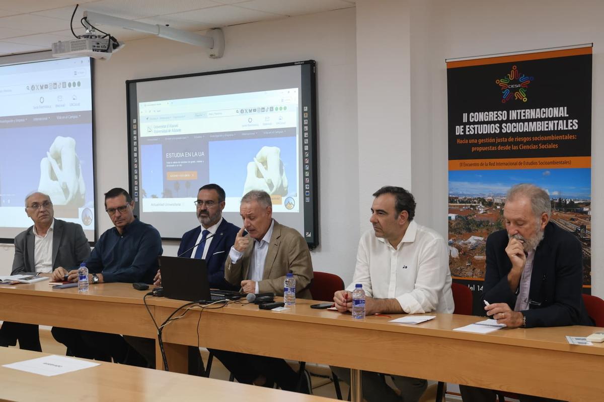 Los expertos que participaron en la ponencia sobre las lecciones de la dana de Valencia, en Alicante