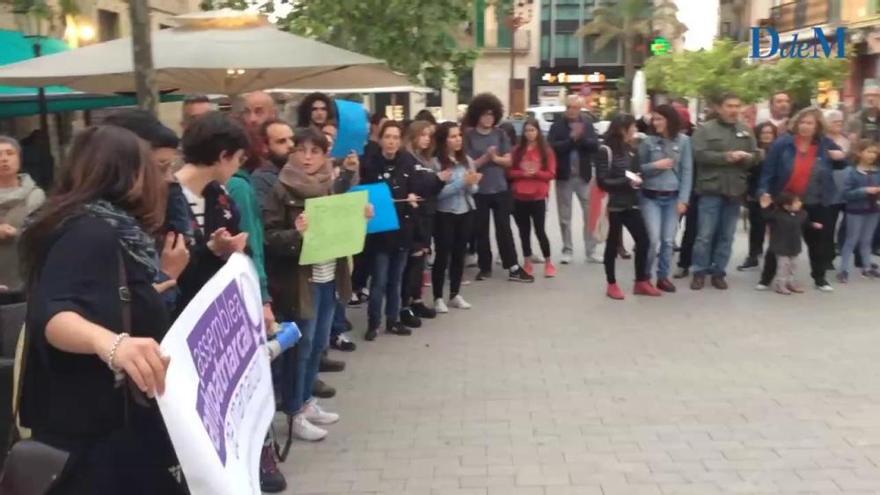 Un centenar de personas protesta en Manacor por la sentencia de 'La Manada'