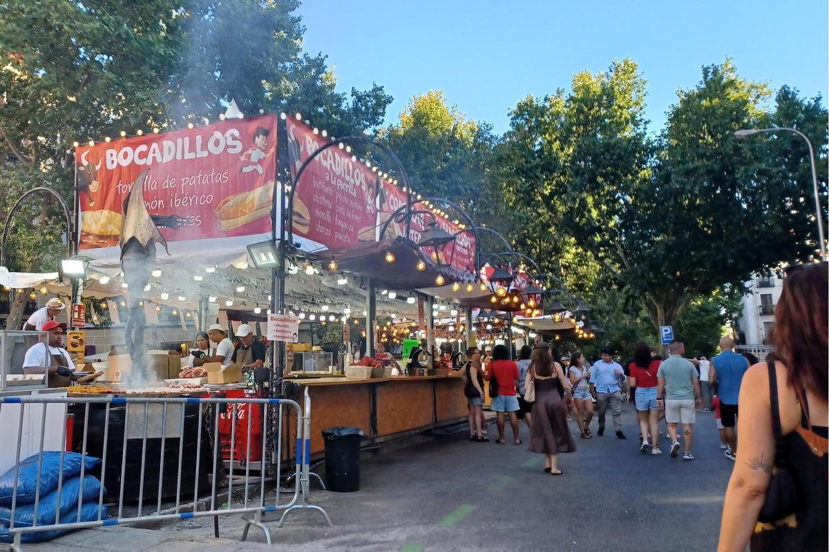 También se puede pasar por las Fiestas de San Cayetano para tomar o comer algo