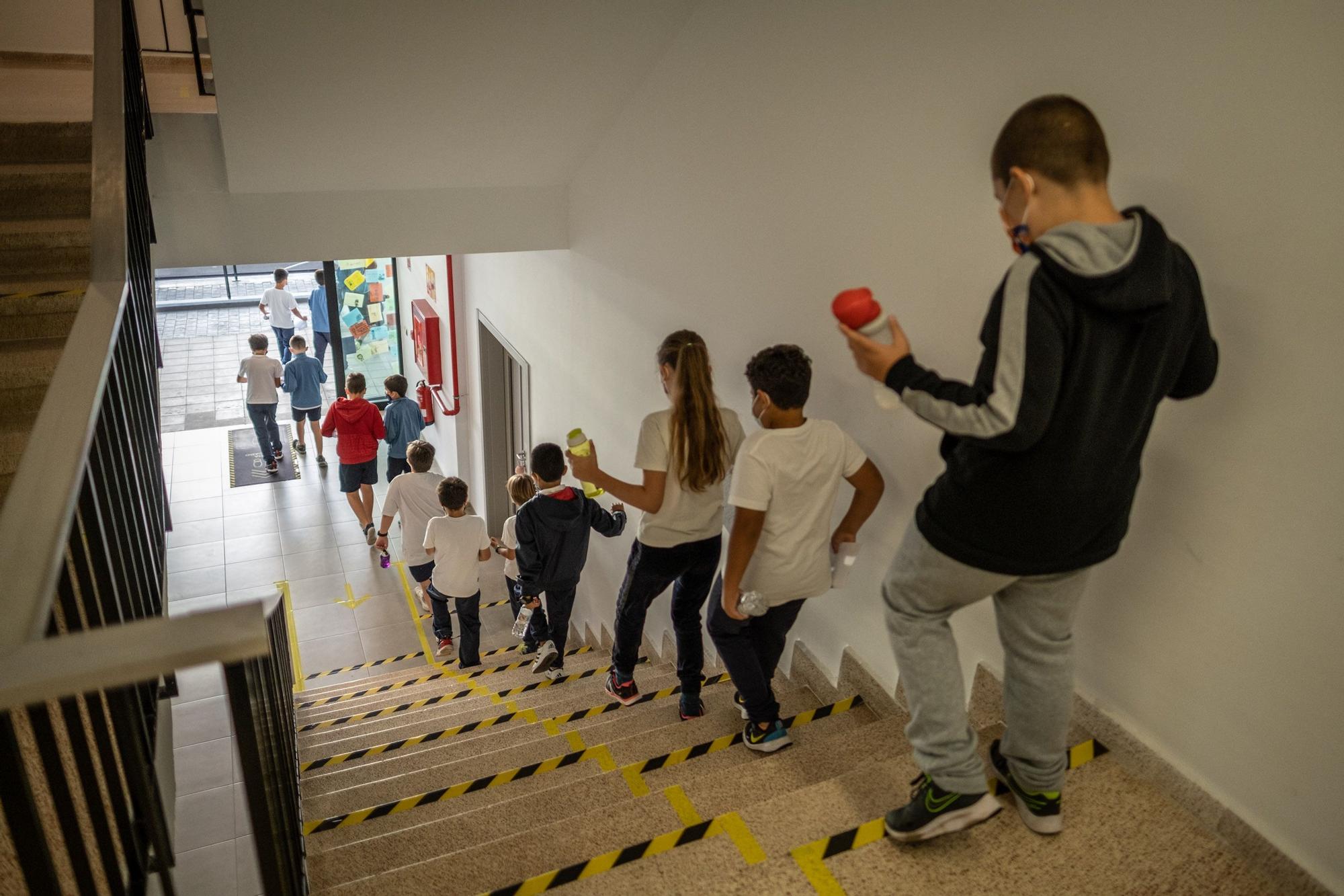 Traslado de los niños del CEIP San Fernando a Tena Artiga