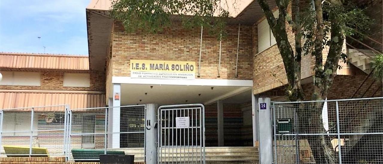 Fachada del instituto de enseñanza secundaria (IES) María Soliño