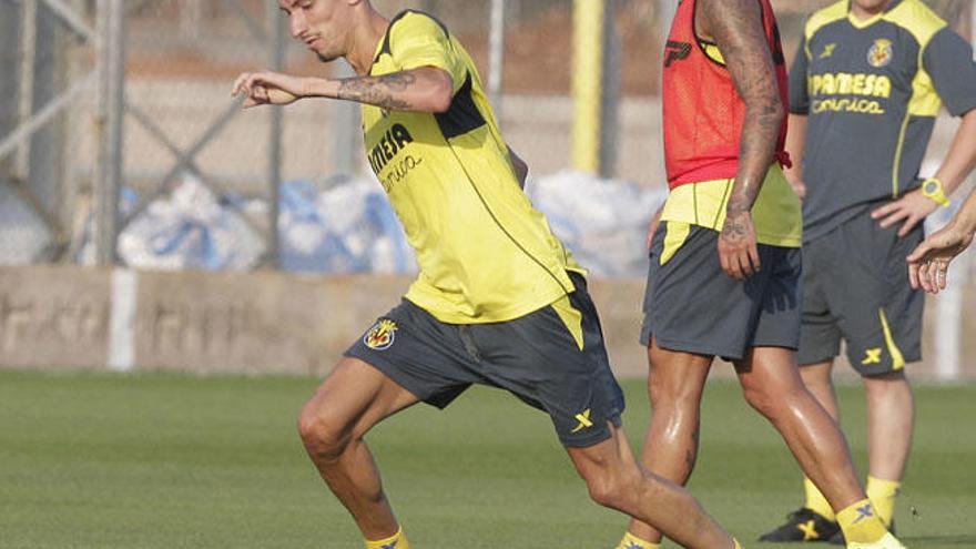 Samu Castillejo y Samu García, durante un entrenamiento reciente del Villarreal.