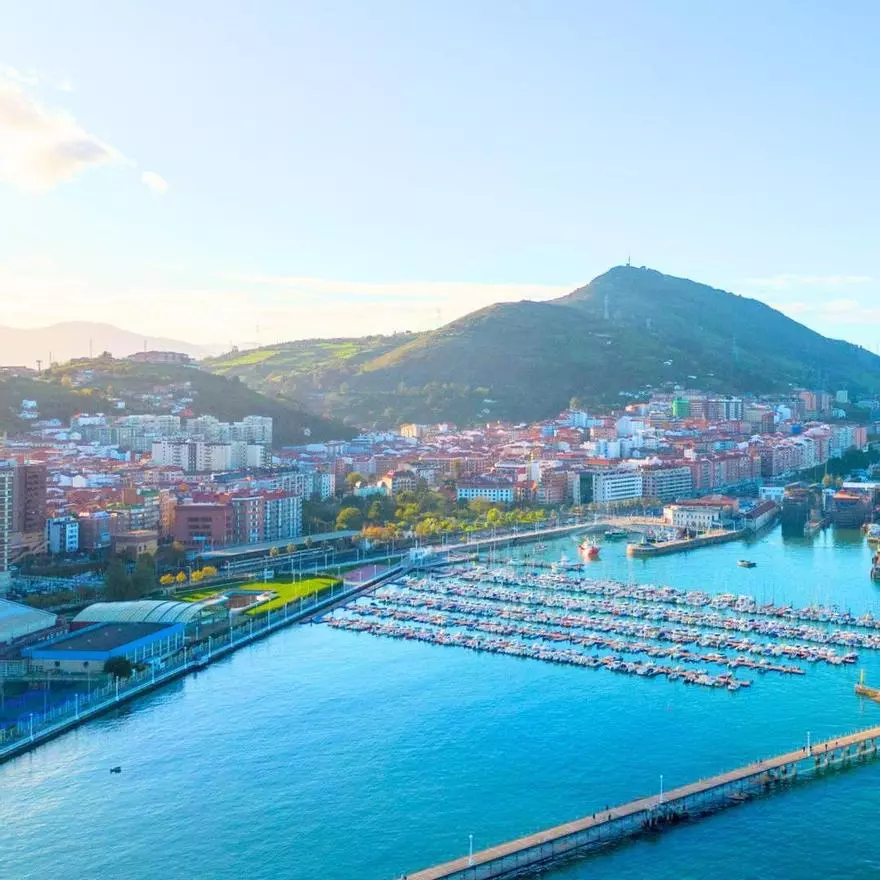 Santurtzi, el mejor lugar de España para comer sardinas asadas junto al mar