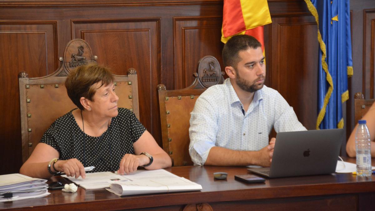 La alcaldesa Maria Pons, durante el pleno celebrado este lunes.