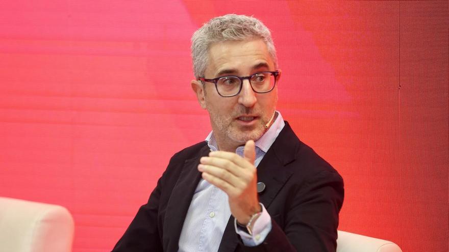 Arcadi España, en la mesa redonda del PSPV celebrada en la Universidad de Alicante