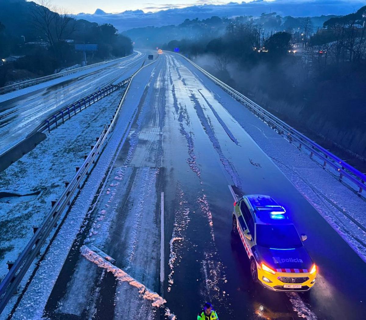 Catalunya treballa en un sistema d’avisos per accident a l’AP-7