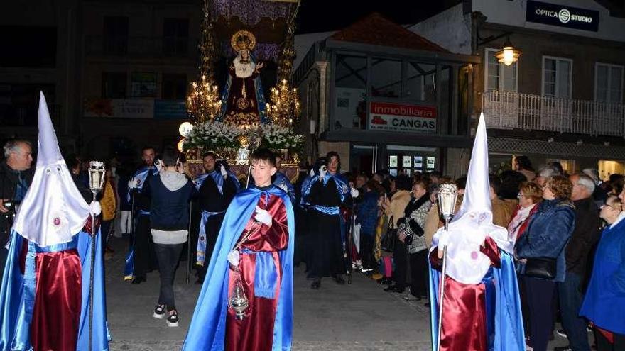 Procesión de los Dolores del año pasado en Cangas. // Gonzalo Núñez