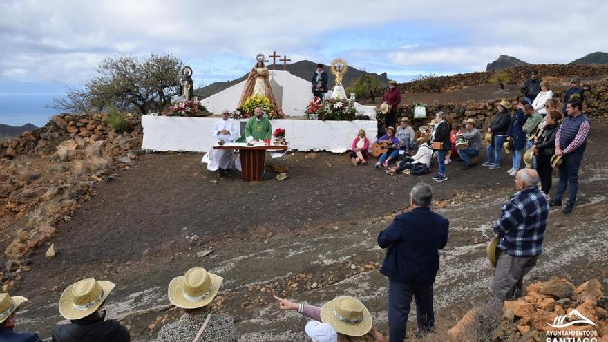 Santiago del Teide conmemora los 110 años de la rogativa de Santa Ana hasta El Calvario de Las Manchas