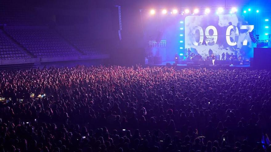 Moment del concert de Love of Lesbian al Palau Sant Jordi