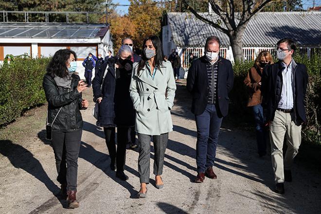 Beñoña Villacís recorre el terreno donde se va a desarrollar el 'Bosque Metropolitano' en Madrid