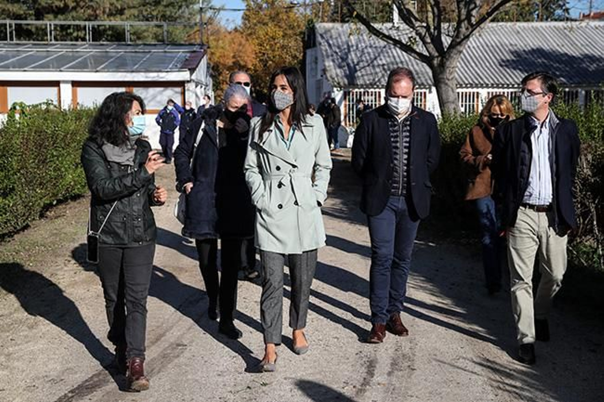 Beñoña Villacís recorre el terreno donde se va a desarrollar el 'Bosque Metropolitano' en Madrid