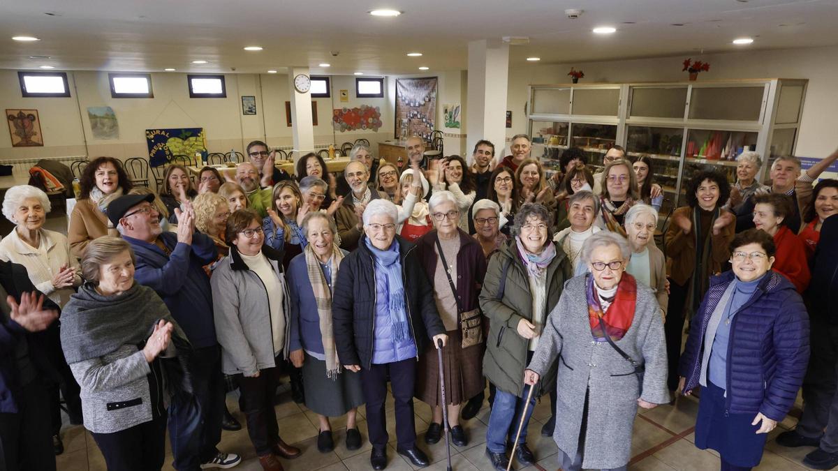 Lágrimas, abrazos y agradecimientos en el adiós del Albergue Covadonga a las Hermanas Terciarias Capuchinas: "Tenemos el reto de cuidar su legado"