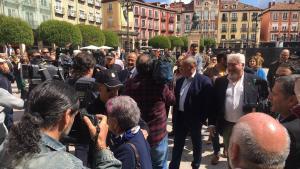 15 de junio del 2019. CONSTITUCION DE LOS AYUNTAMIENTOS. BURGOS. Los concejales de Cs en Burgos llegan escoltados al Ayuntamiento y ante gritos de fuera, fuera. Llegada de los concejales de Cs.  15/06/2019 FOTO DE EUROPA PRESS.