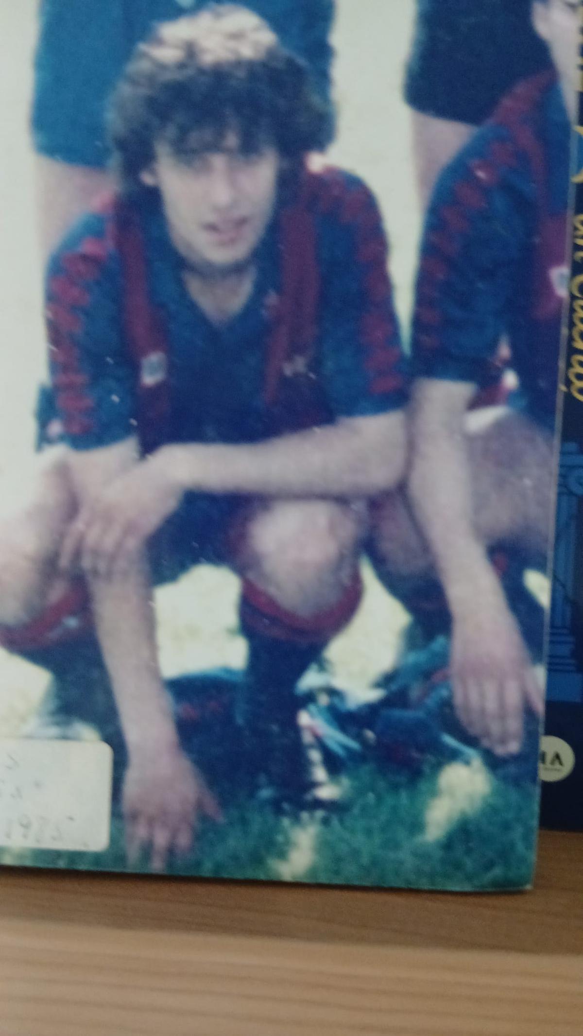 Sebas, en un onze amb el Barça juvenil