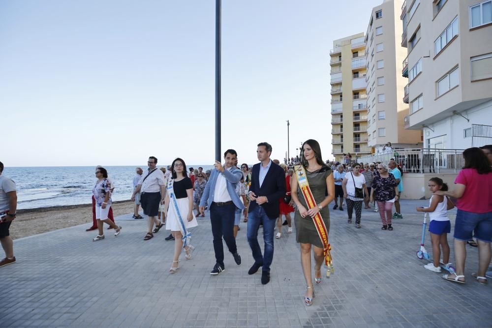 Docenas de vecinos acuden la inauguración de las obras de remodelación del paseo de Punta Margalla