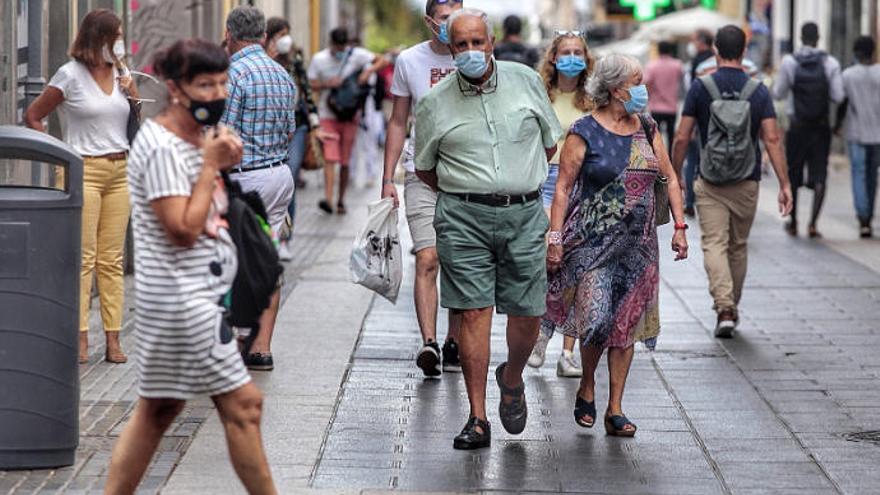 Uso de mascarillas en el centro de Santa Cruz de Tenerife.