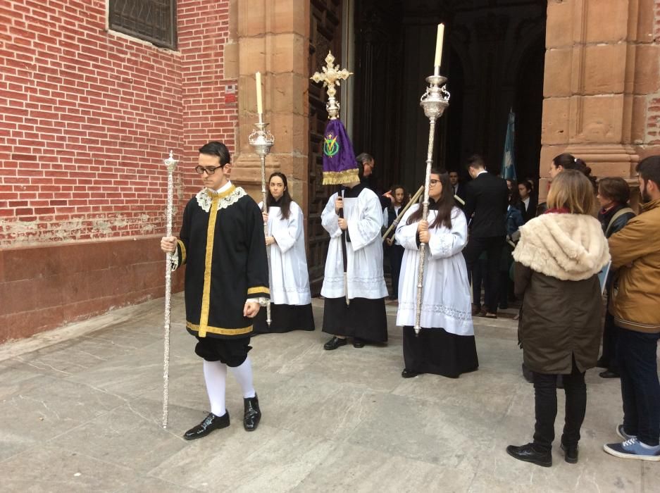 Traslados y procesiones del Viernes de Dolores