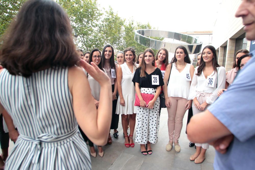 La aspirantes a fallera mayor de València visitan el IVAM