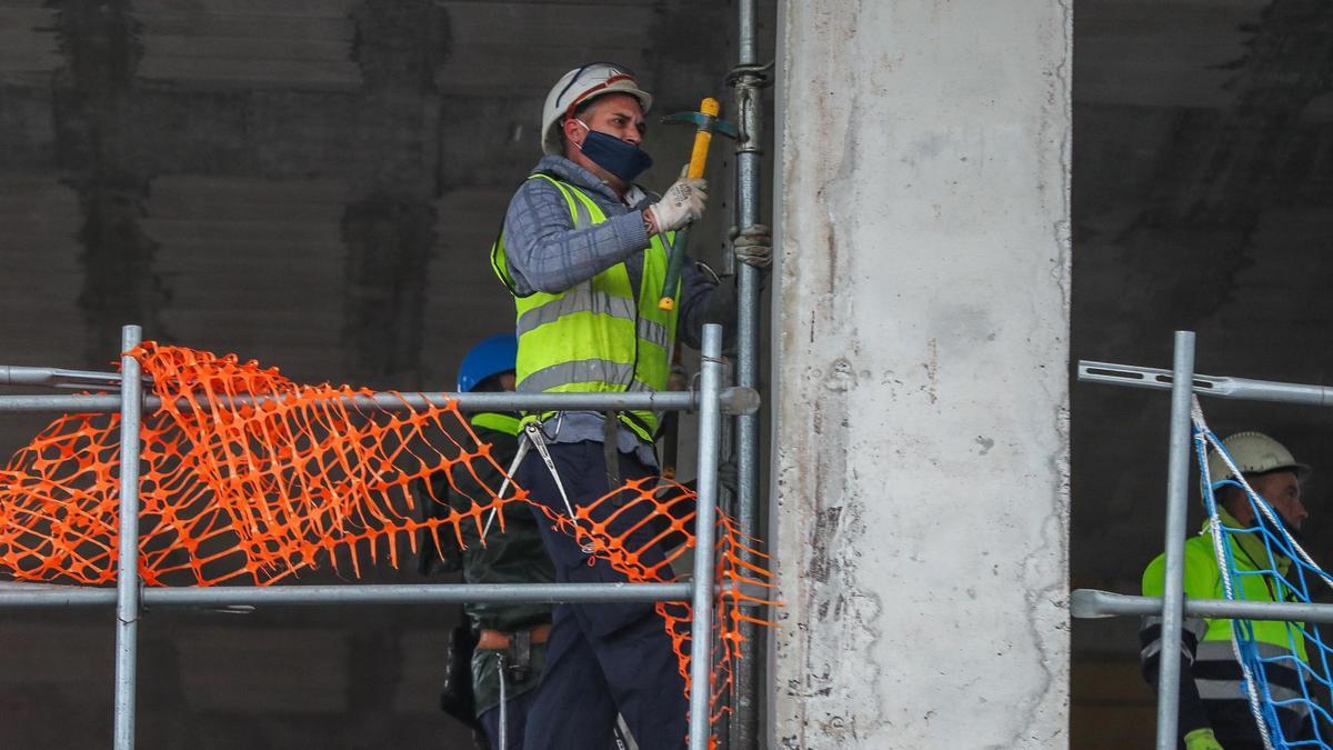 Casi medio millón de trabajadores en la C. Valenciana están afectados por ERTE