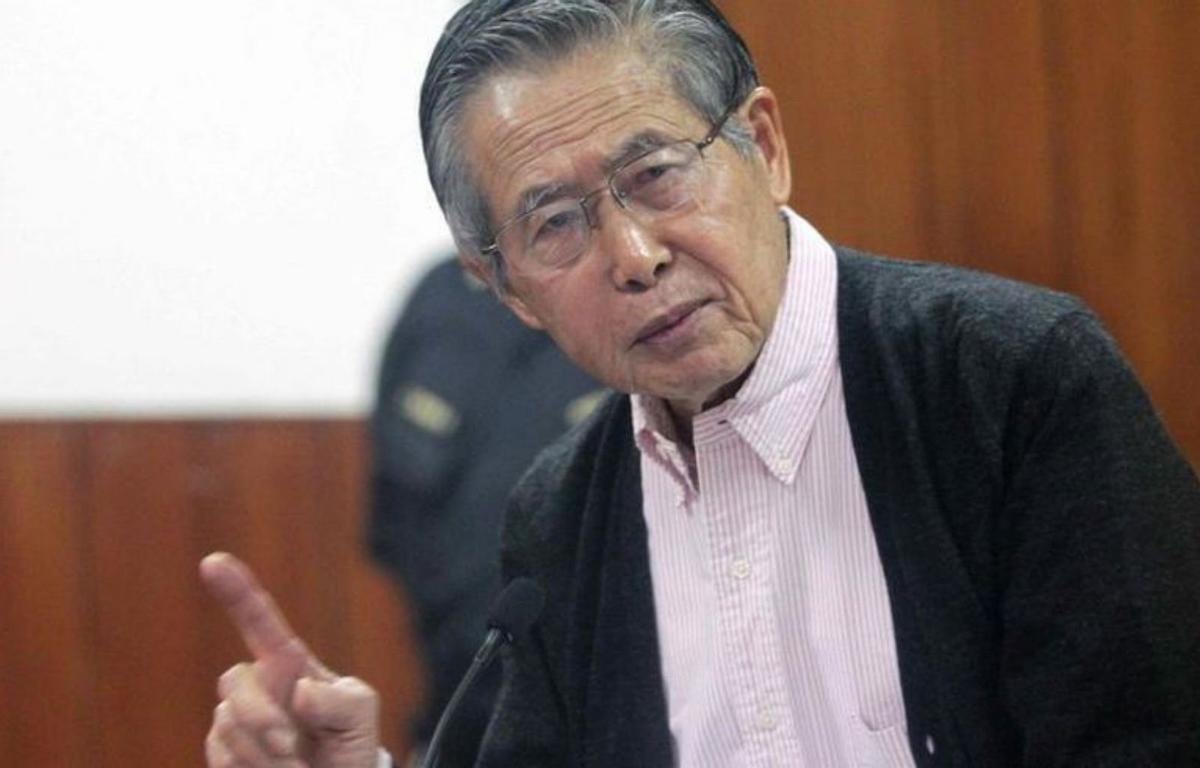 Populismos
e autoritarismos