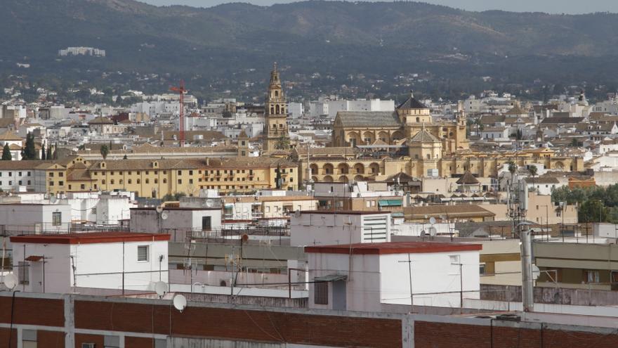 El Ayuntamiento de Córdoba reserva 500.000 euros para construir pisos para jóvenes en el casco