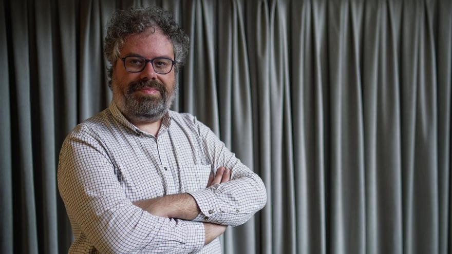 El escritor Sergio del Molino presenta en A Coruña su novela sobre la hija de Goya: "Si me fuera de cañas con ella tendríamos mucho que hablar"