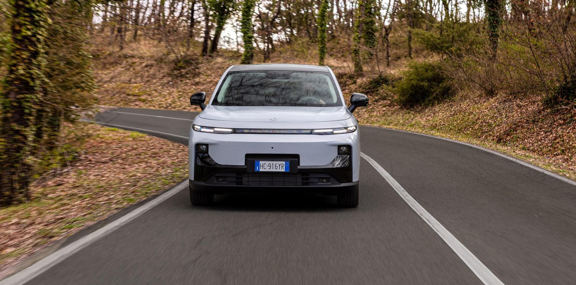 El nuevo Leapmotor B10 conquista el segmento C-SUV con sus versiones 100% eléctrica B10 BEV y híbrida B10 REEV Hybrid