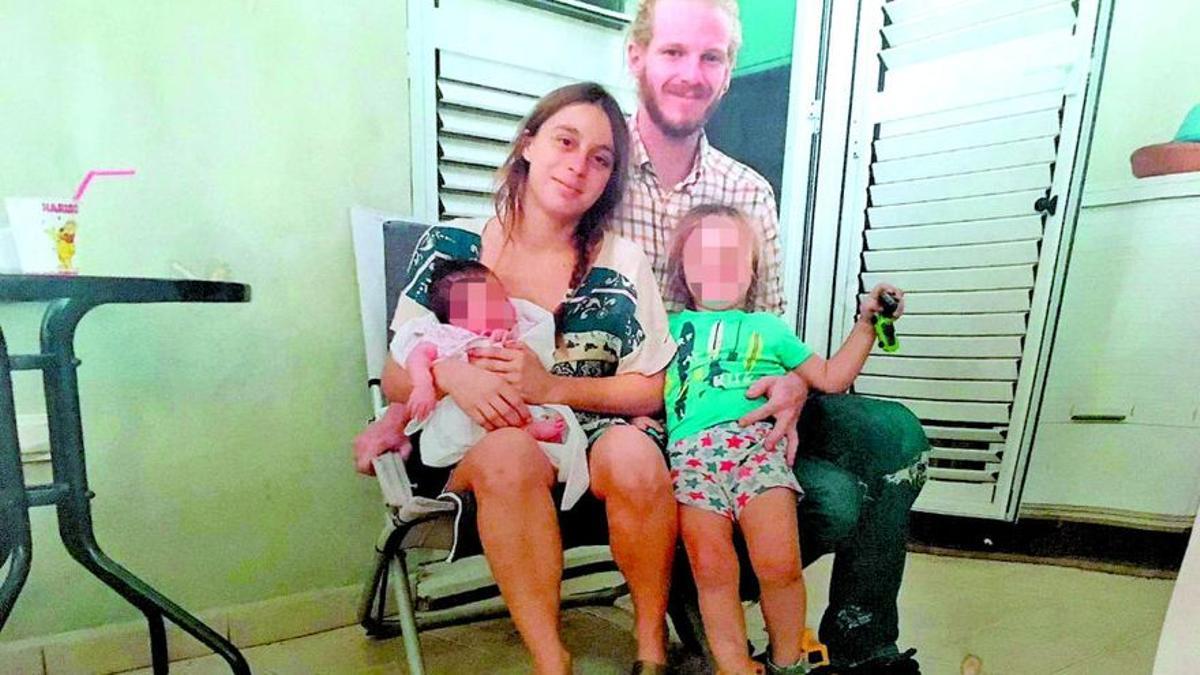 Los padres están acusados de matar a sus dos hijos