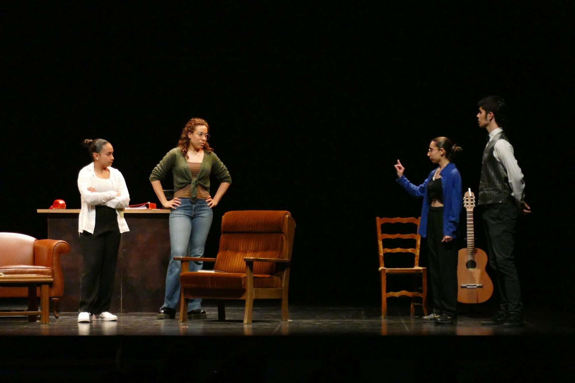 A Mossegades estrena «Aixopluc» a La Cate de Figueres