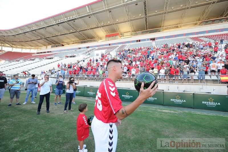 Presentación de Aquino