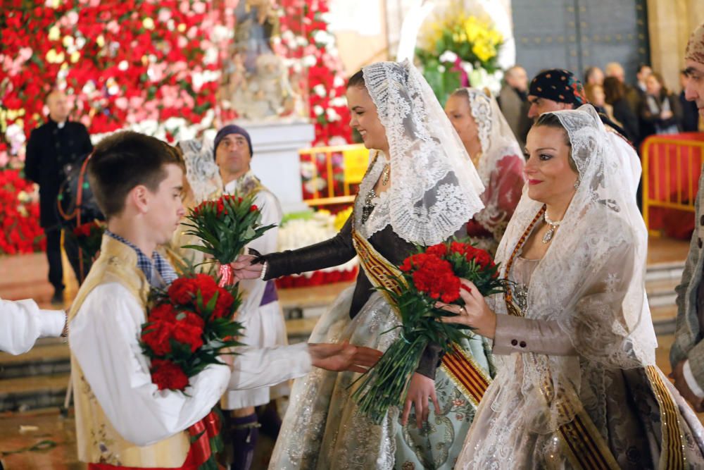 Desfile de Sandra Gómez en la Ofrenda