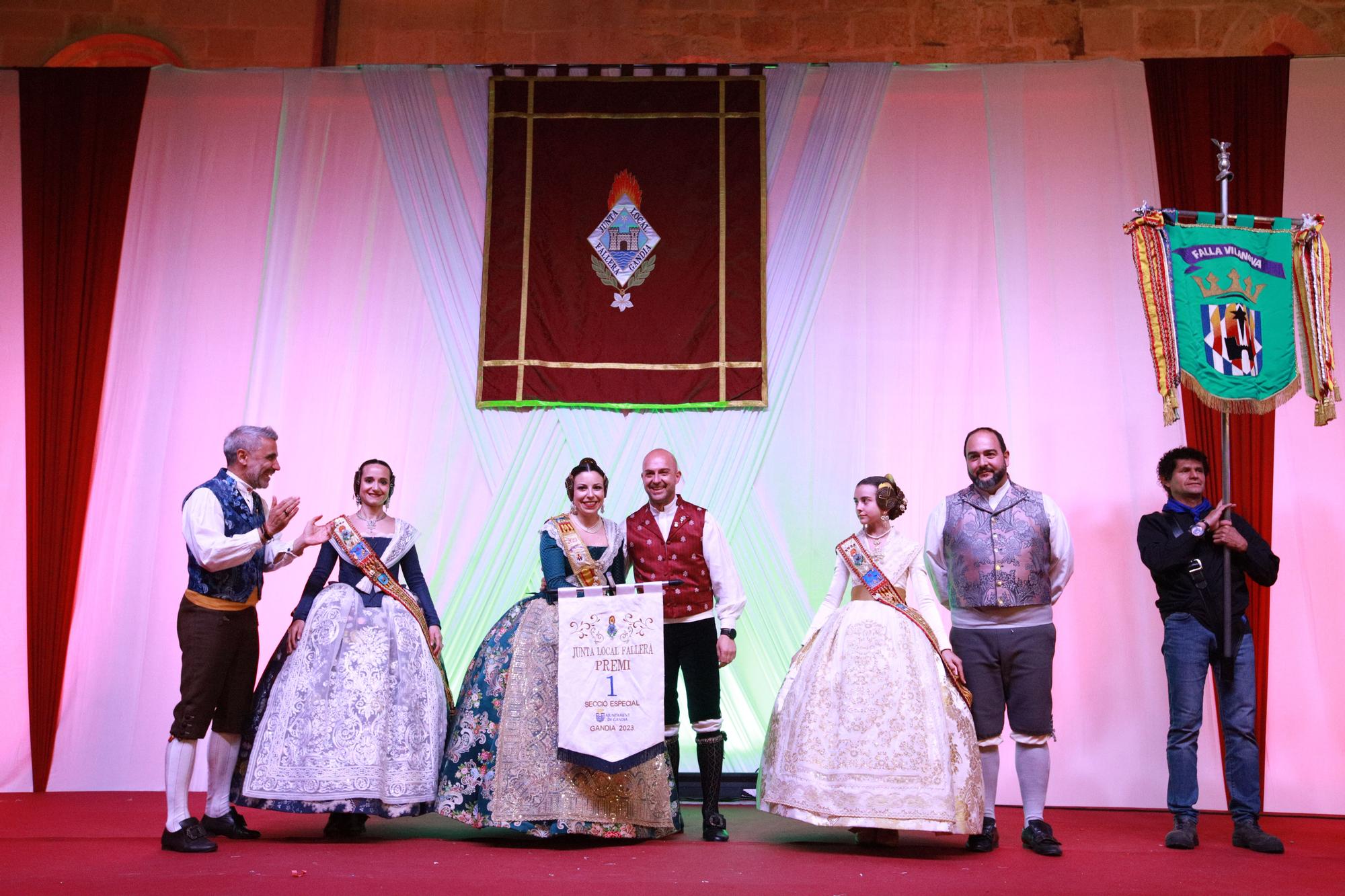 Todas las fotos de la entrega de premios falleros de Gandia