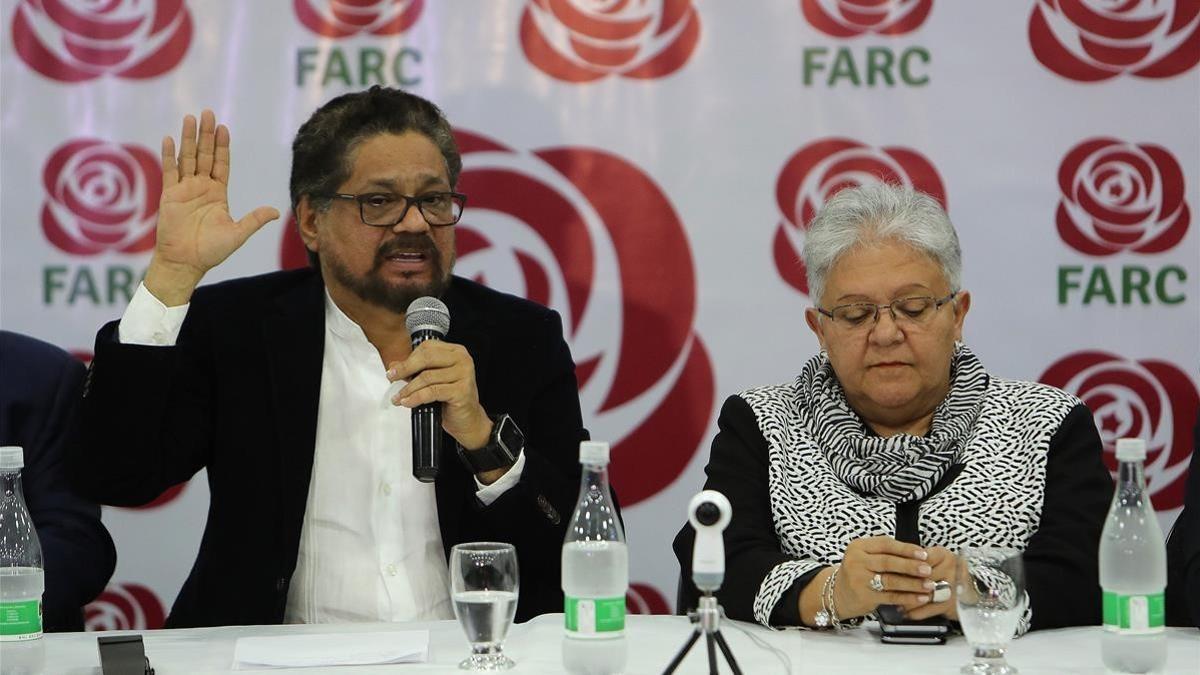 Márquez (izquierda) y Daza, en una rueda de prensa en Bogotá, el 1 de noviembre.